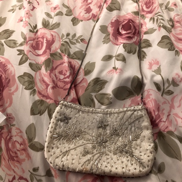 Vintage wedding gloves and bag - Picture 2 of 4